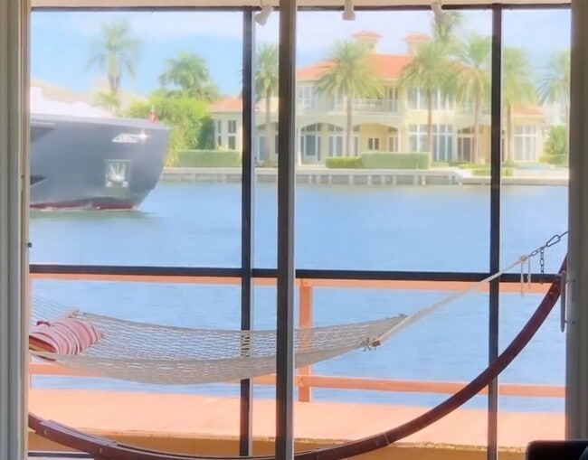 Building Photo - 710 NE 7th St