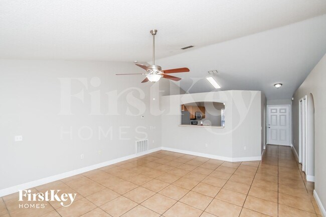 Foto del edificio - 3253 Aspen Rd SE