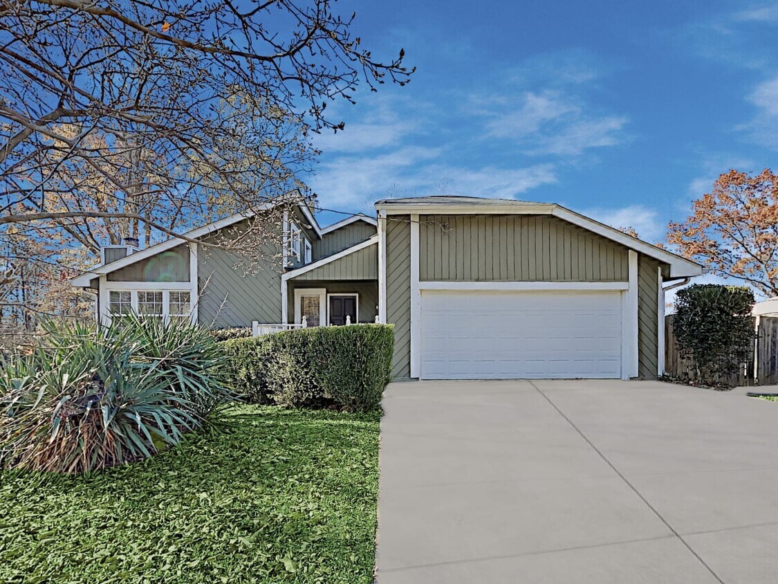Primary Photo - 5521 Gibson Dr