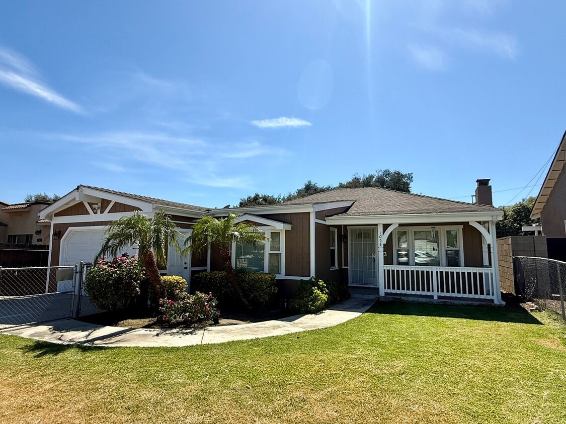 Primary Photo - Charming 2 Bedroom 1 Bath