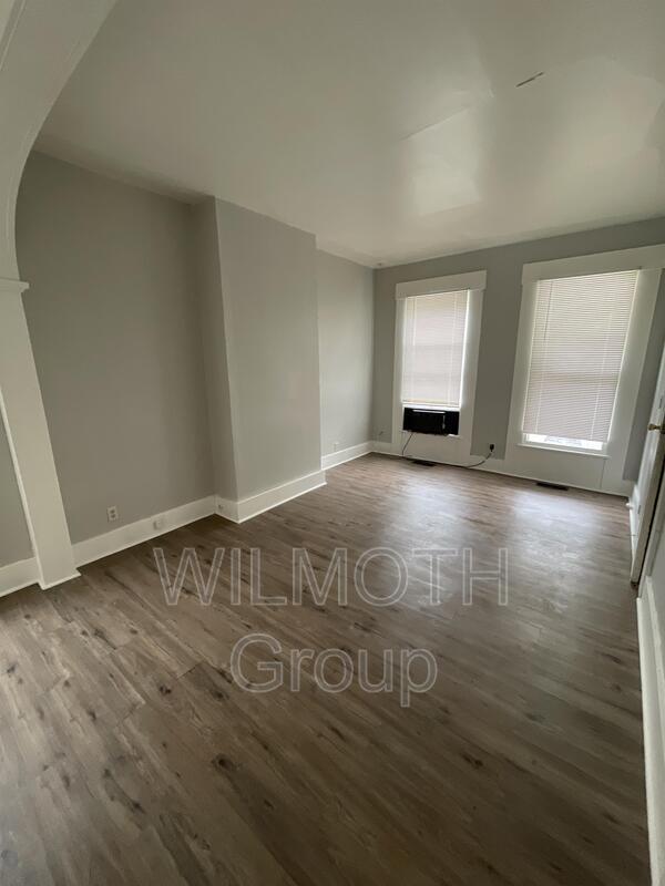 Building Photo - 608 E Pike St