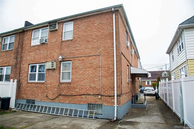 Building Photo - 139-15 254th St