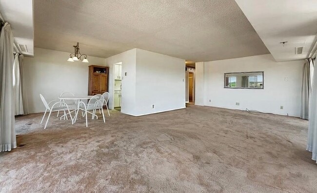 Building Photo - 411 Lakewood Cir