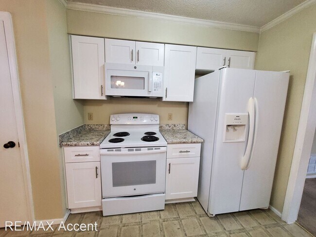 Foto del edificio - 3 br, 2 bath House - 429 Edgewater Rd.