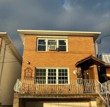 Building Photo - 1106 91st St