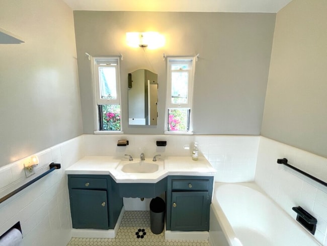 Foto del edificio - 2437 Arthur St