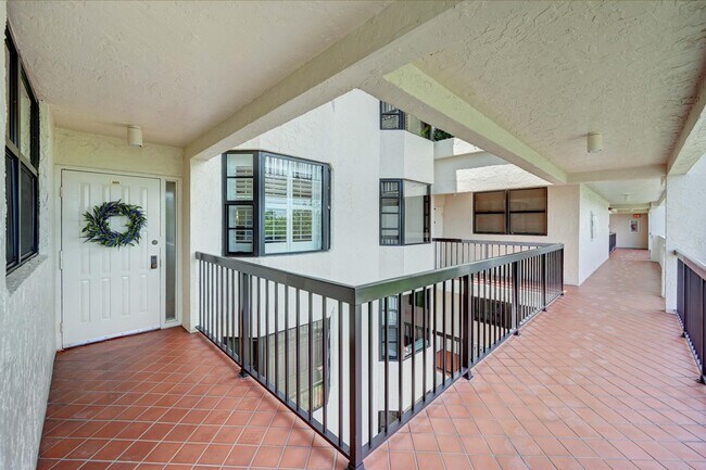 Foto del edificio - 6420 Boca Del Mar Dr