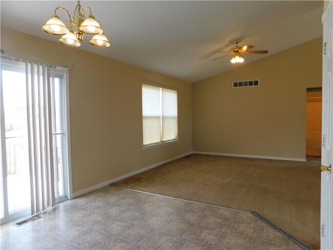 Foto del edificio - 1206 Carthage Dr