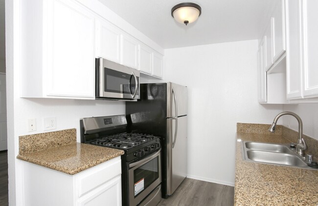 Foto del edificio - 23945 Bay Ave