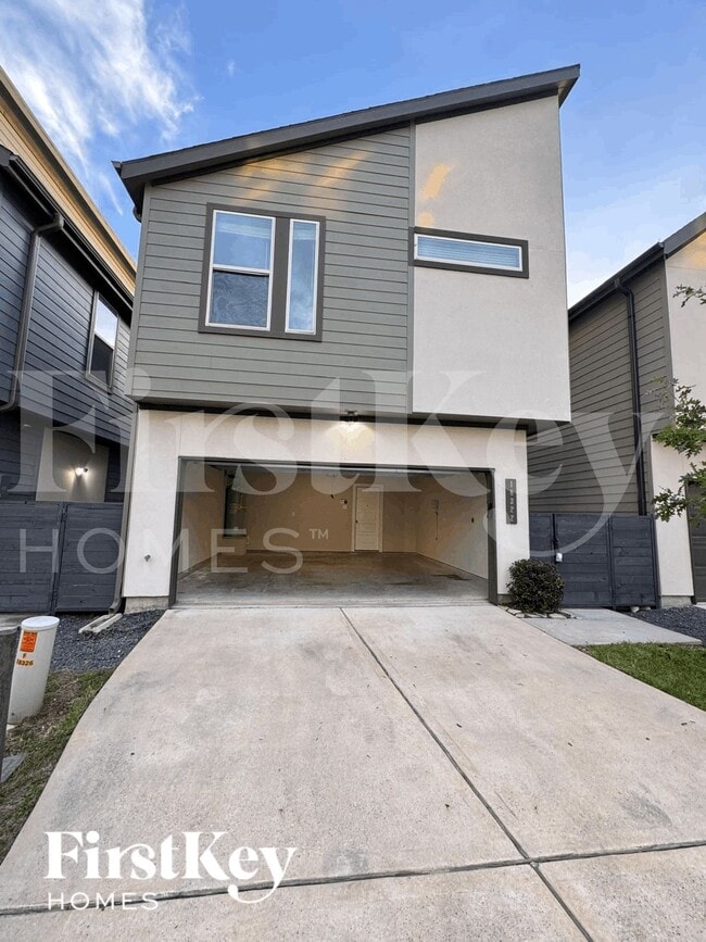 Building Photo - 18322 W Centro Cir