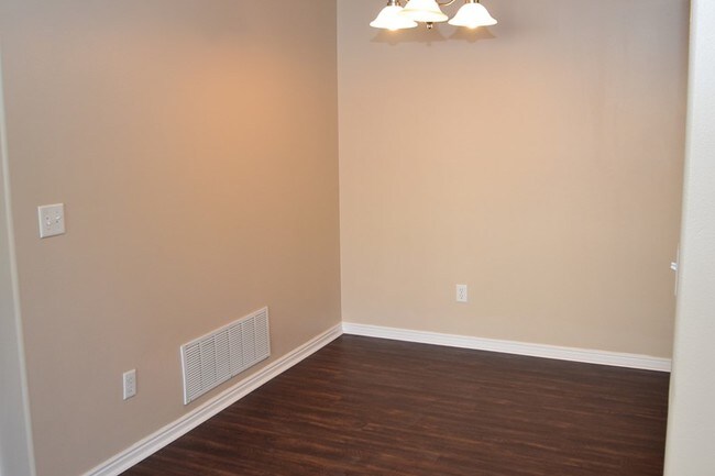 Building Photo - 1656 Westbury Way