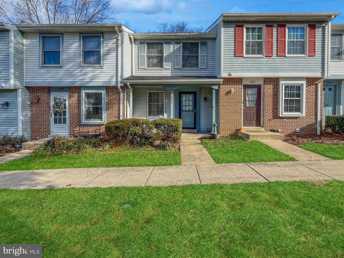 1666 Thenia Pl, Woodbridge, VA 22192 Townhome Rentals in Woodbridge