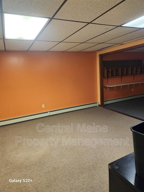 Building Photo - 571 Sabattus St