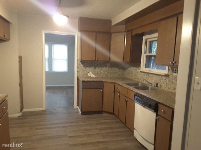 Building Photo - 3 br, 1 bath House - 35805 Farragut Street