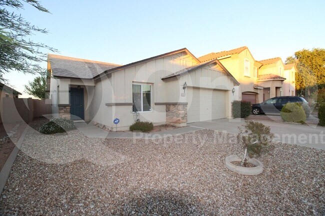 Building Photo - 4766 E Meadow Lark Way