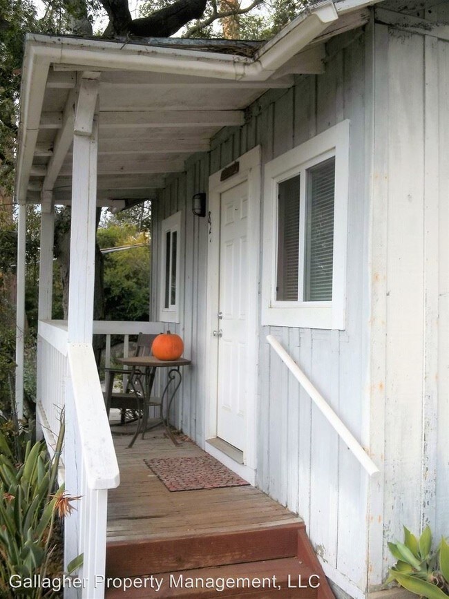 Building Photo - 824 Buena Vista Dr