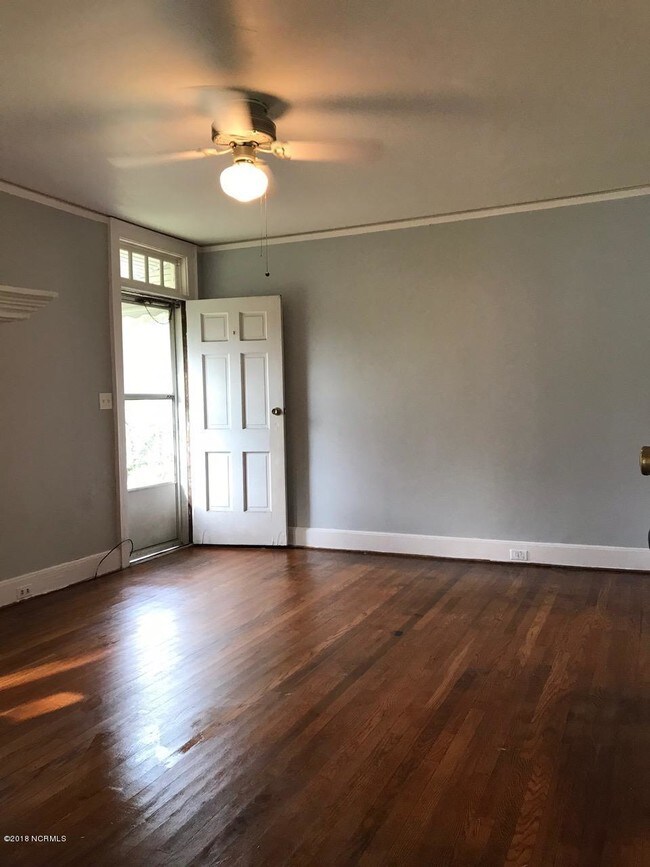 Building Photo - 317 Pine Grove Dr