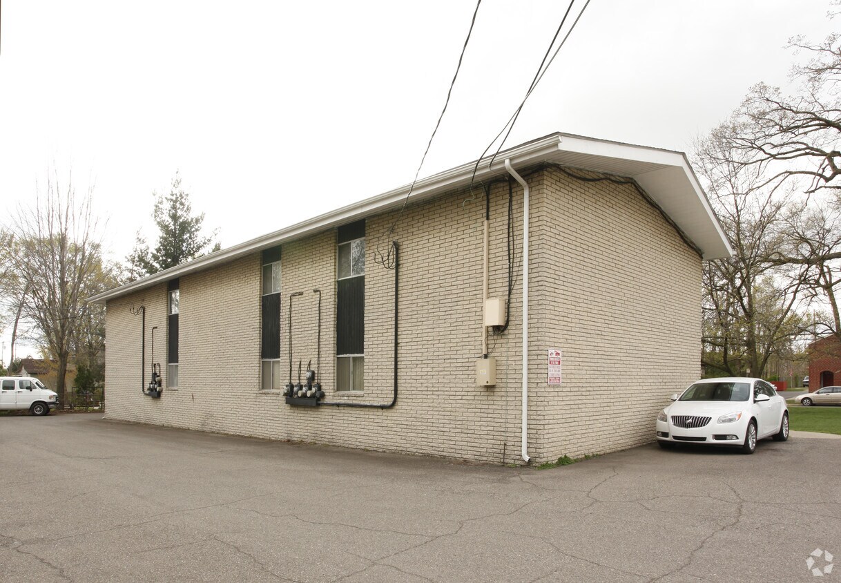 35440 Brush St, Wayne, MI 48184 Apartments in Wayne, MI