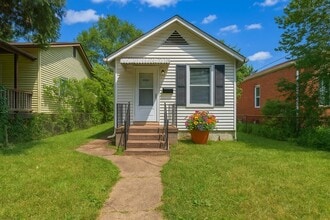 Building Photo - 5303 Hamilton Ave