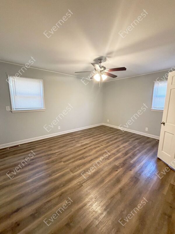 Building Photo - 172 Laburn Ave