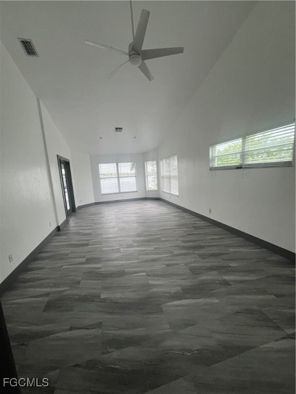 Foto del edificio - 5030 Harborage Dr