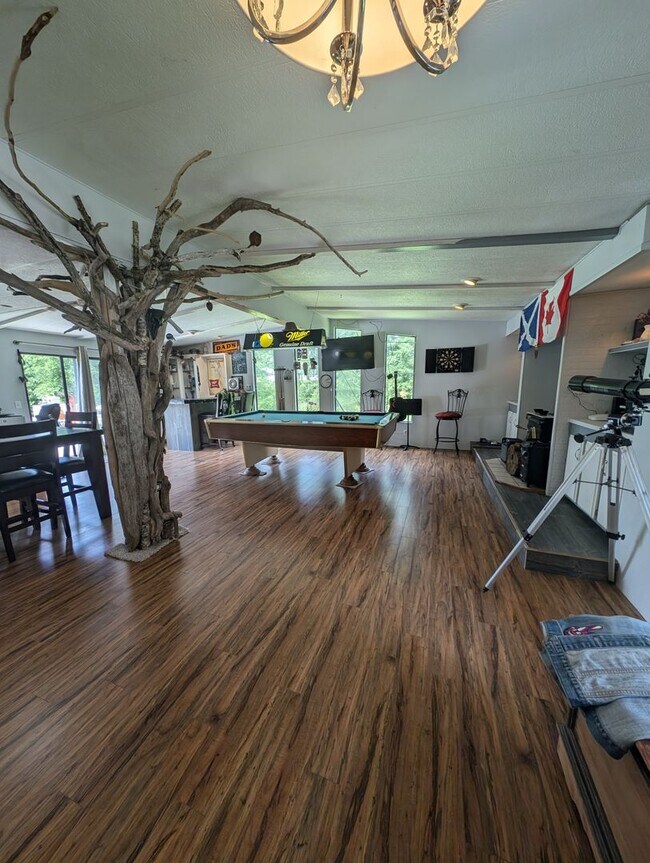 Foto del edificio - Seabeck 3 Bedroom Oasis Available for Rent...