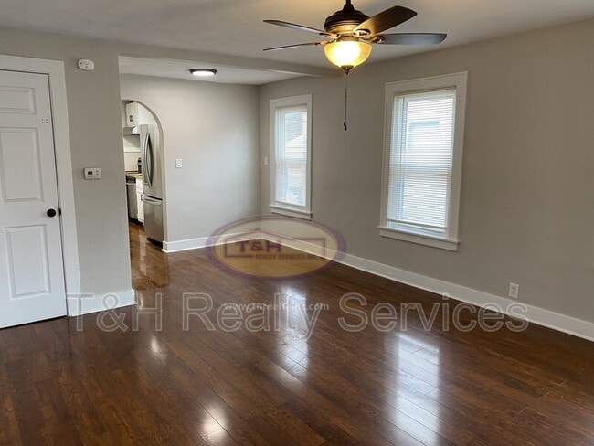 Building Photo - 420 S Butler Ave