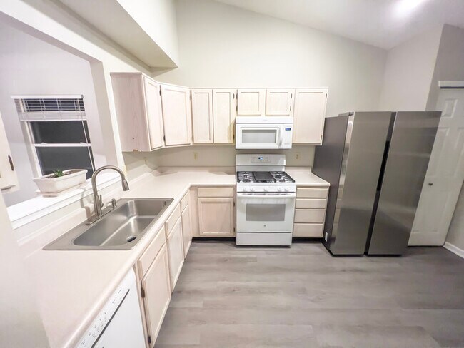 Foto del edificio - Beautifully Renovated Brownsburg Home