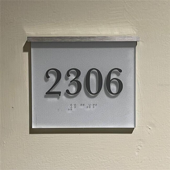 Foto del edificio - 150 E Robinson St