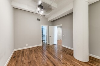 Building Photo - 1120 Texas St