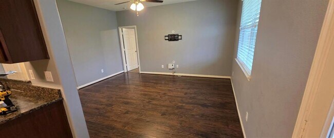 Foto del edificio - 6626 Poplar Rose Ct.