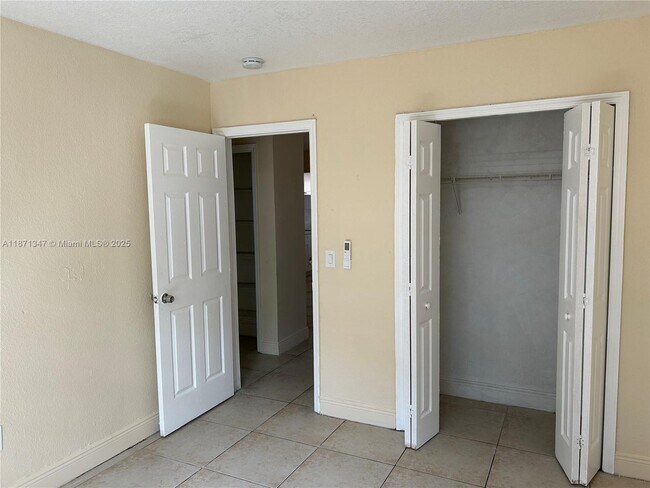 Foto del edificio - 1511 NE 8th St