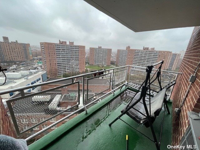Foto del edificio - 61-25 97th St