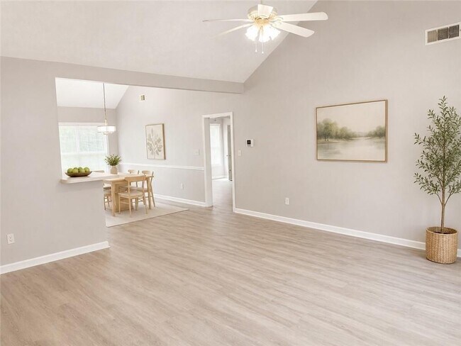 Foto del edificio - 865 McDonough Rd