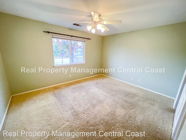 Building Photo - 4 br, 2.5 bath House - 555 Andrea Circle