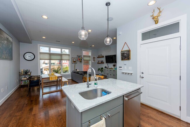 Foto del edificio - 3612 10th St NW