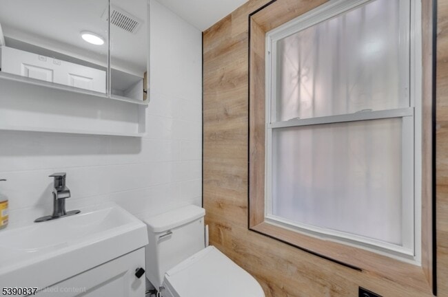 Building Photo - 13 2nd Ave