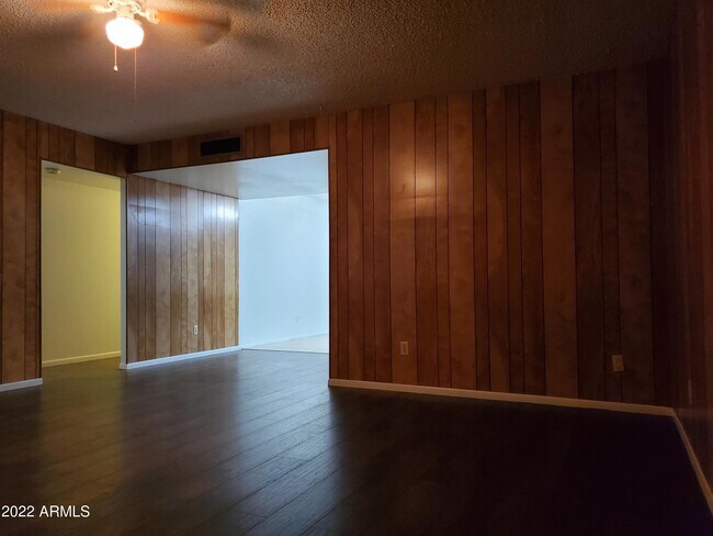 Foto del edificio - 6144 N 30th Ave