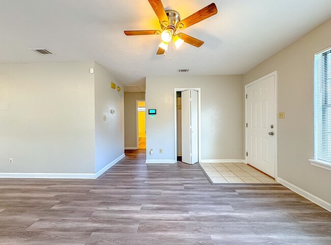 Foto del edificio - 306 Belmont Rd