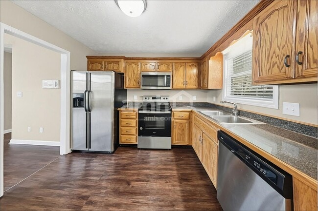Building Photo - 3713 Kendra Ct N