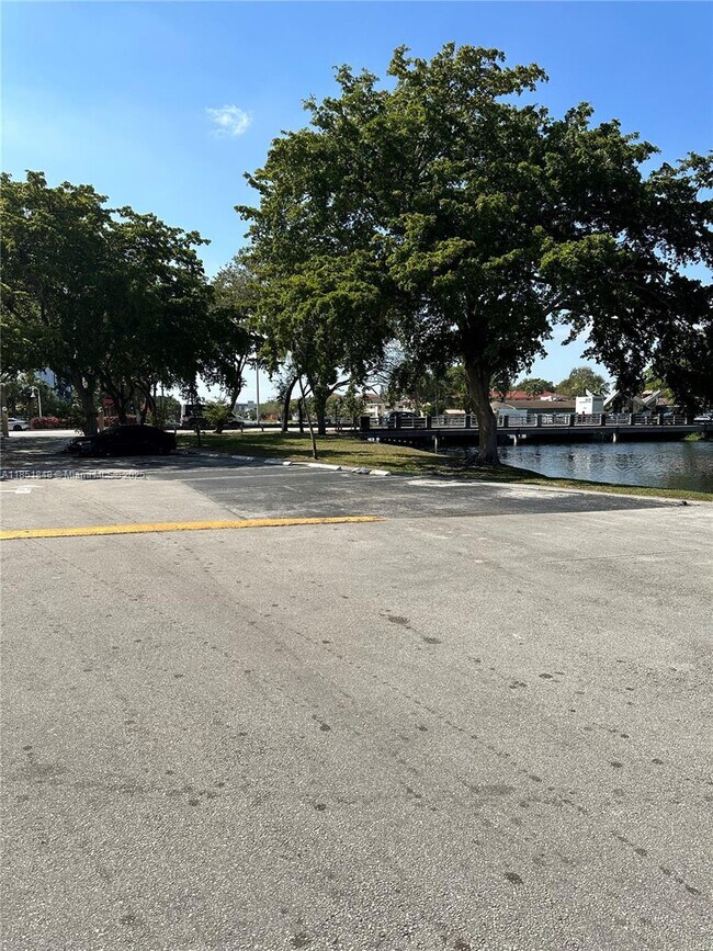 Foto del edificio - 16465 NE 22nd Ave