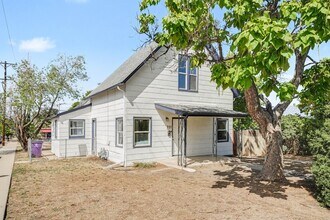 Building Photo - 701 Meade St