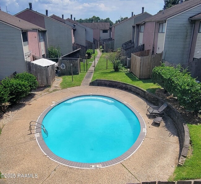 Building Photo - 110 W Bayou Pkwy