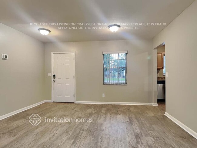 Building Photo - 2523 Lake Ellen Ln