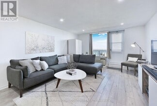 Building Photo - 6720 Glen Erin Dr