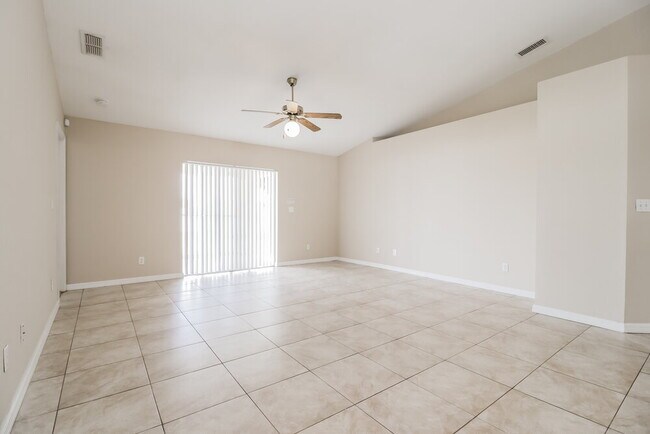Foto del edificio - 744 16th St NE