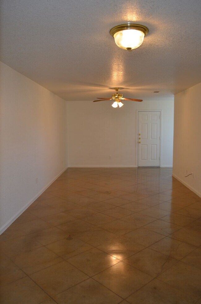 Foto del edificio - 940 Ramblewood St