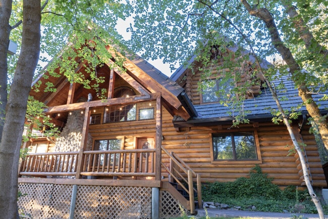 Building Photo - 1311 Canyon Creek Dr