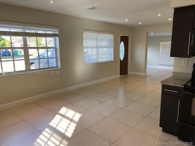 Foto del edificio - 6428 SW 39th St