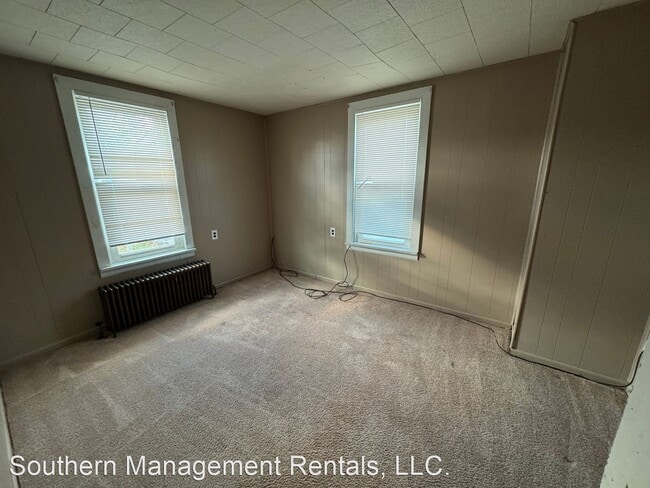 Building Photo - 4 br, 1.5 bath House - 27 North Main Street
